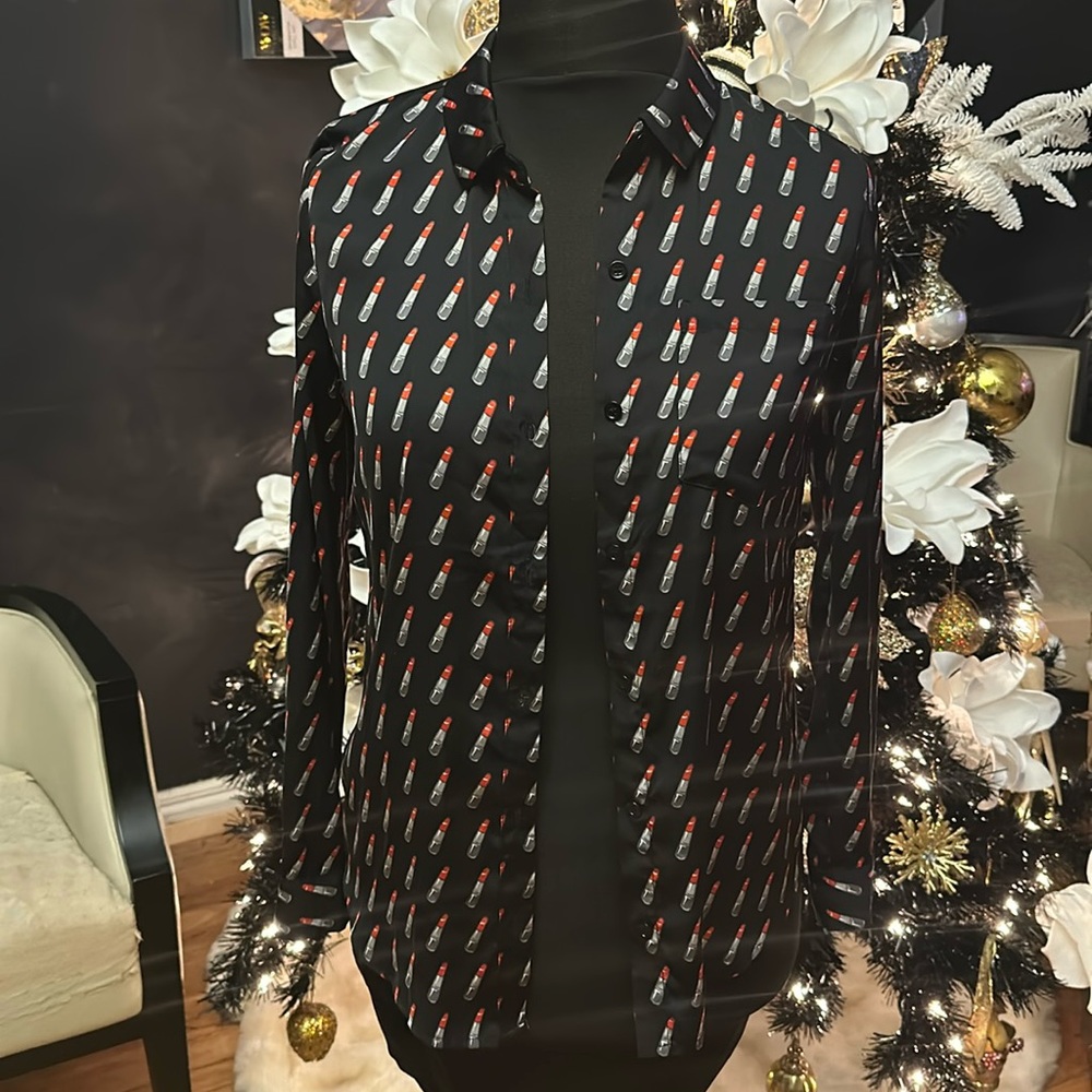 Forever 21 lipstick button up top